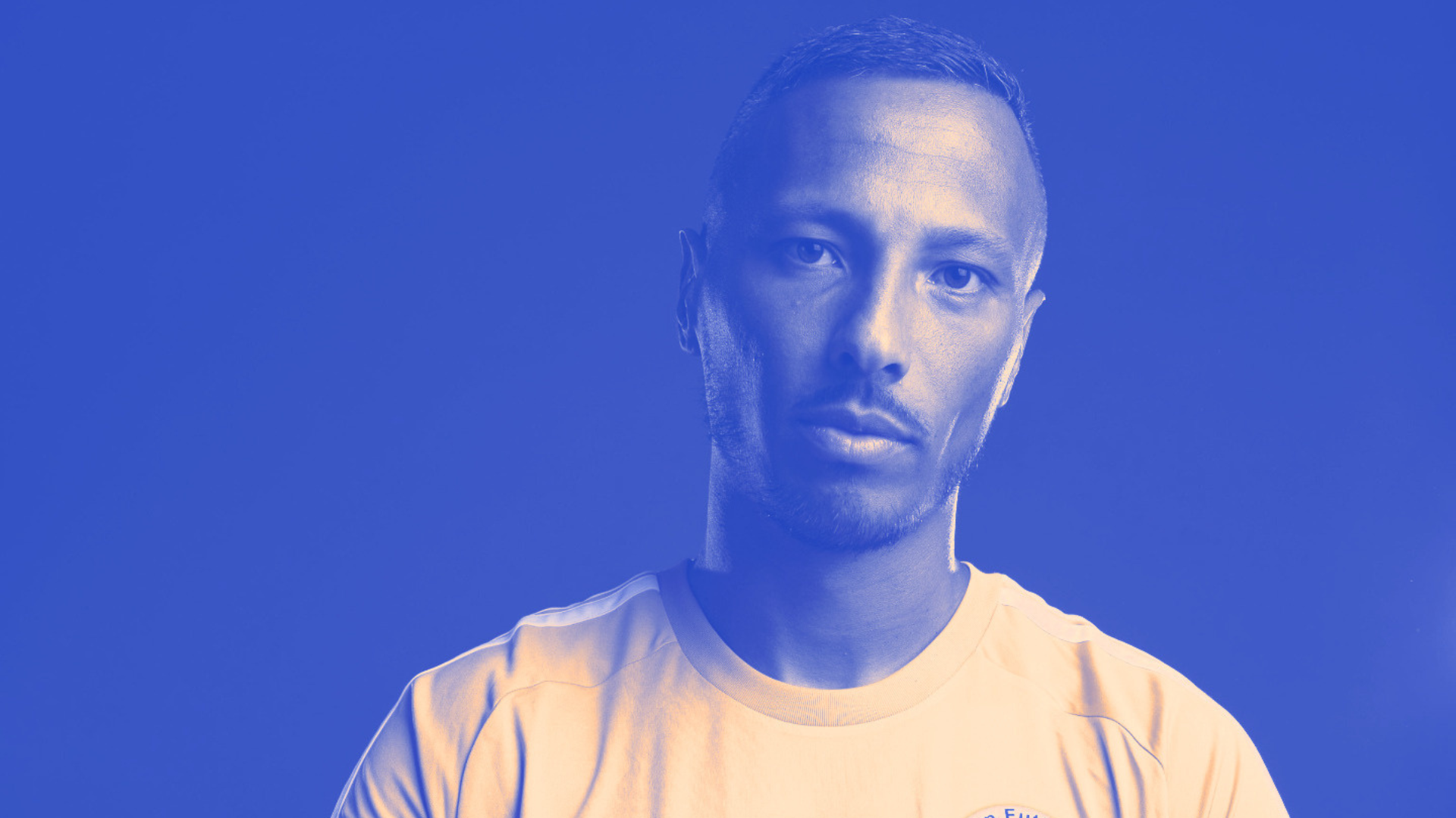 Eloy Room, goalkeeper #1 of Curaçao, in the Federashon Futbòl Kòrsou kit